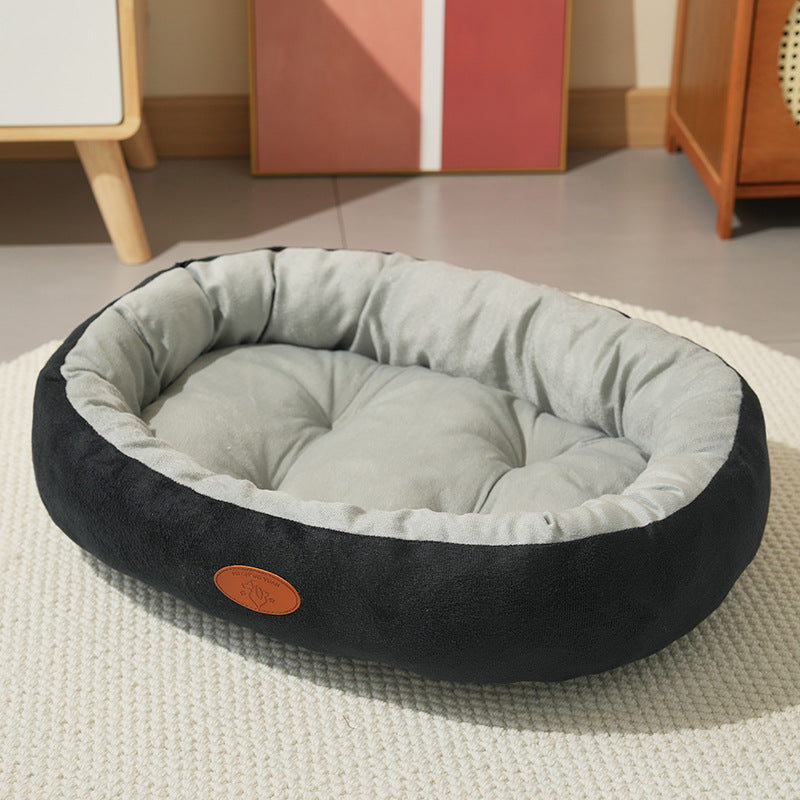Oval-shaped pet nest